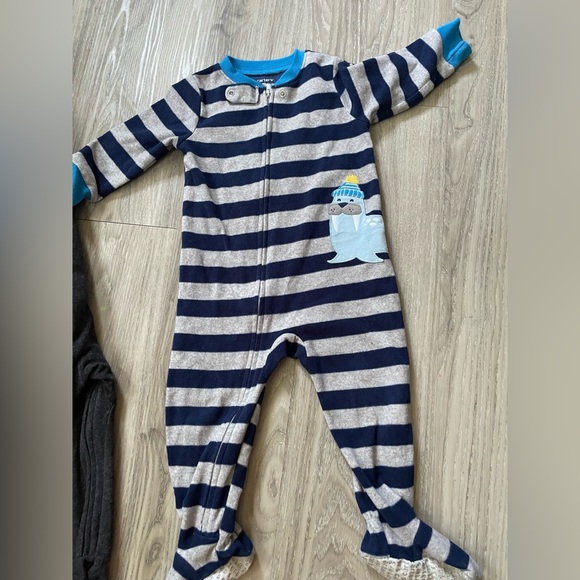 Carters 18 month Onesies 2-Pack - Picture 3 of 6
